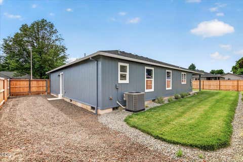 Tiny photo for 2981 Stonebrook Drive, Medford, OR 97504 (MLS # 220225754)