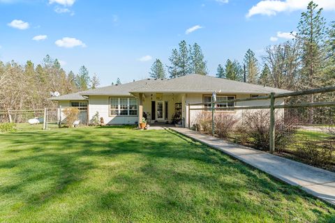 Tiny photo for 698 Ewe Creek Road, Grants Pass, OR 97526 (MLS # 220216897)