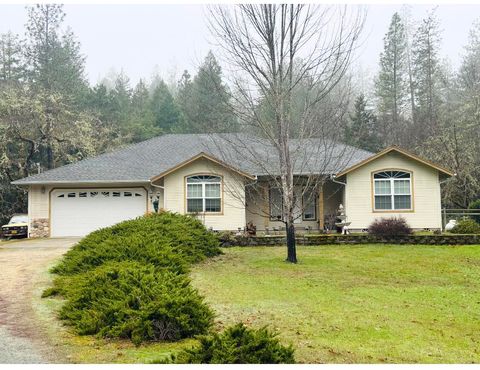 Tiny photo for 698 Ewe Creek Road, Grants Pass, OR 97526 (MLS # 220216897)