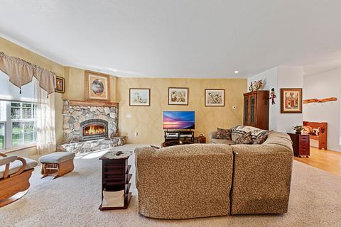 Tiny photo for 698 Ewe Creek Road, Grants Pass, OR 97526 (MLS # 220216897)