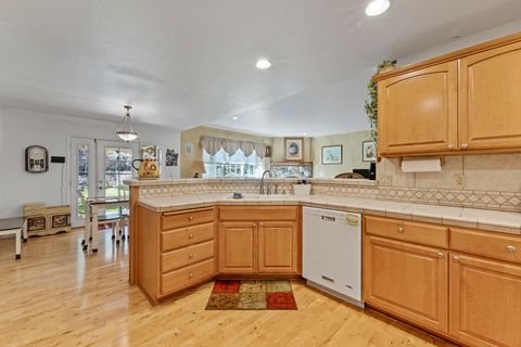 Tiny photo for 698 Ewe Creek Road, Grants Pass, OR 97526 (MLS # 220216897)