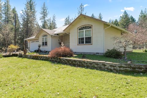 Tiny photo for 698 Ewe Creek Road, Grants Pass, OR 97526 (MLS # 220216897)