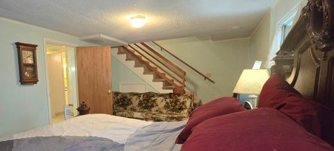 Tiny photo for 227 Soquel Street, Klamath Falls, OR 97601 (MLS # 220215390)