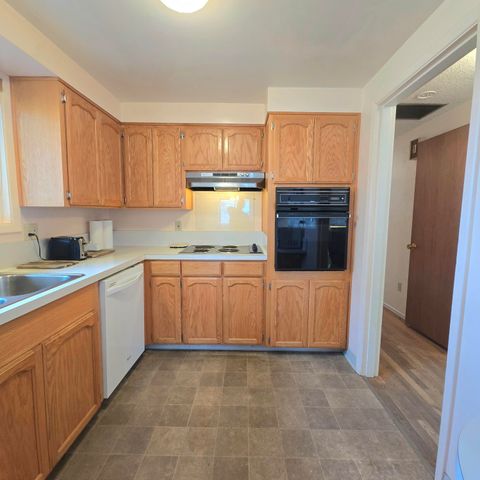 Tiny photo for 227 Soquel Street, Klamath Falls, OR 97601 (MLS # 220215390)