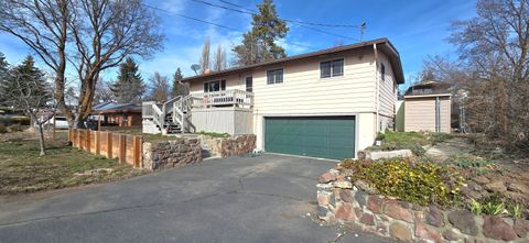 Tiny photo for 227 Soquel Street, Klamath Falls, OR 97601 (MLS # 220215390)