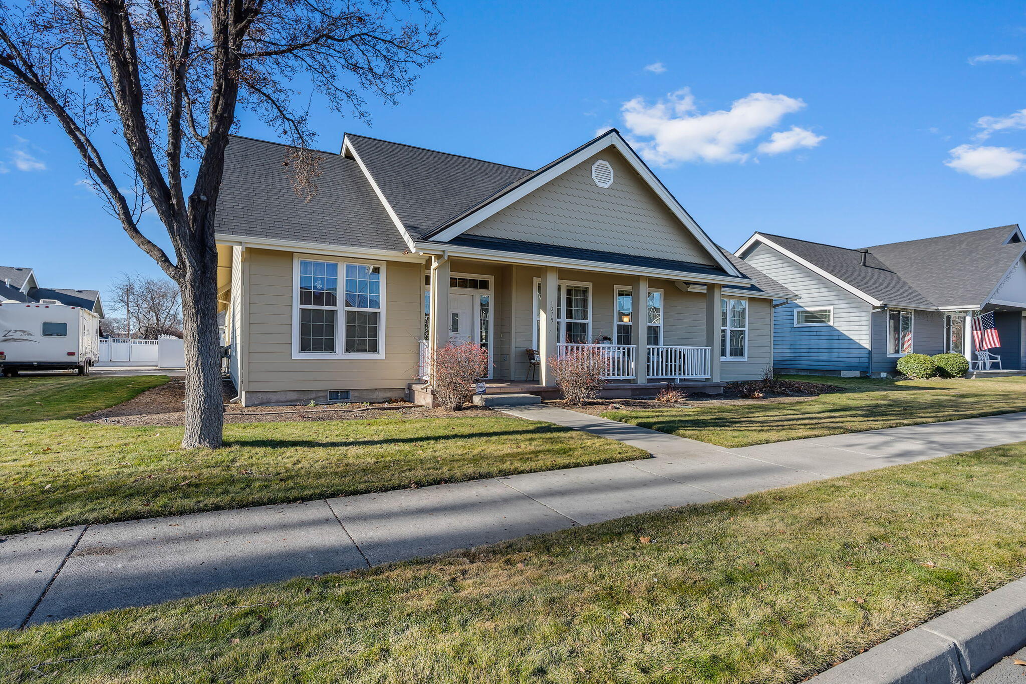 1075 NE Hudspeth Lane