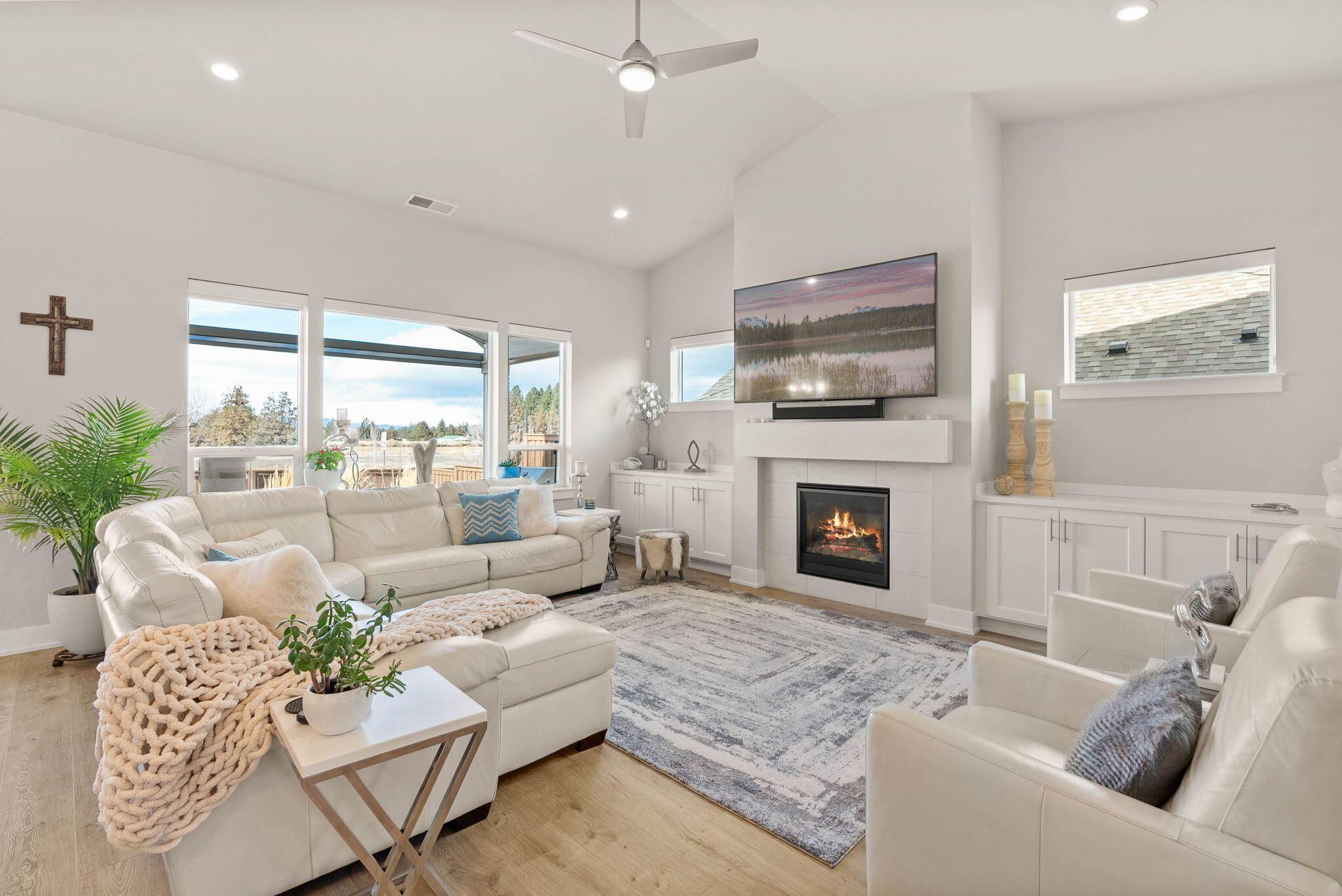 3843 NE Oakside Loop