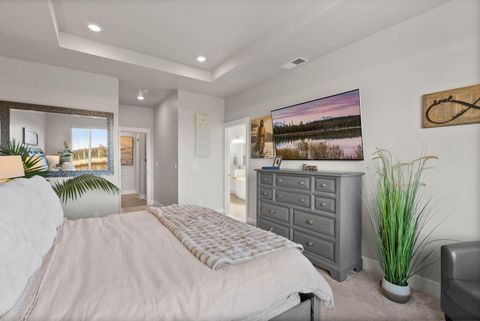 Tiny photo for 3843 NE Oakside Loop, Bend, OR 97701 (MLS # 220215377)