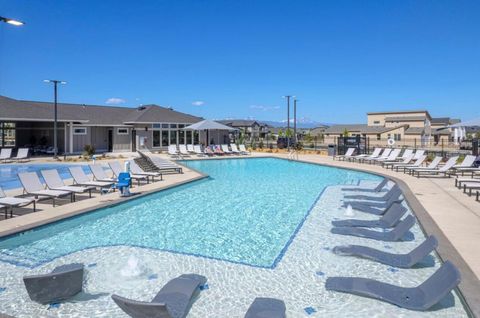 Tiny photo for 3843 NE Oakside Loop, Bend, OR 97701 (MLS # 220215377)