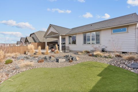 Tiny photo for 3843 NE Oakside Loop, Bend, OR 97701 (MLS # 220215377)