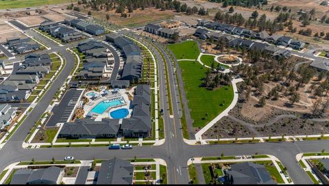 Tiny photo for 3843 NE Oakside Loop, Bend, OR 97701 (MLS # 220215377)