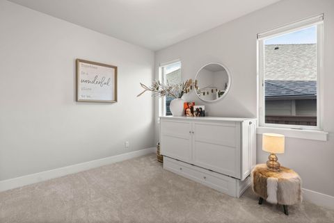 Tiny photo for 3843 NE Oakside Loop, Bend, OR 97701 (MLS # 220215377)