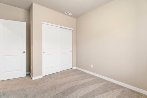 Tiny photo for 4176 SW 34th Street, Redmond, OR 97756 (MLS # 220221208)