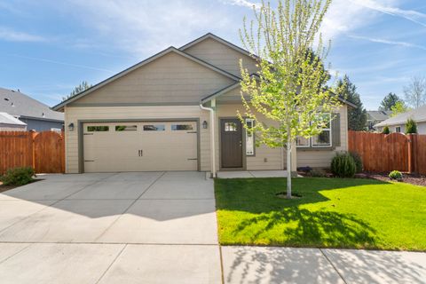 Photo of 4176 SW 34th Street, Redmond, OR 97756 (MLS # 220221208)
