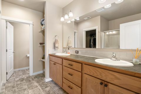Tiny photo for 4176 SW 34th Street, Redmond, OR 97756 (MLS # 220221208)