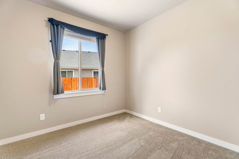 Tiny photo for 4176 SW 34th Street, Redmond, OR 97756 (MLS # 220221208)