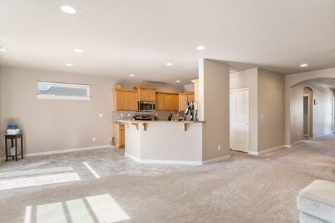Tiny photo for 4176 SW 34th Street, Redmond, OR 97756 (MLS # 220221208)