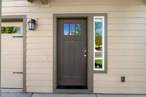 Tiny photo for 4176 SW 34th Street, Redmond, OR 97756 (MLS # 220221208)