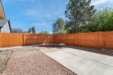 Tiny photo for 4176 SW 34th Street, Redmond, OR 97756 (MLS # 220221208)
