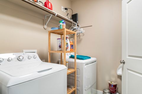 Tiny photo for 4176 SW 34th Street, Redmond, OR 97756 (MLS # 220221208)