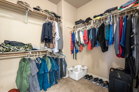 Tiny photo for 4176 SW 34th Street, Redmond, OR 97756 (MLS # 220221208)