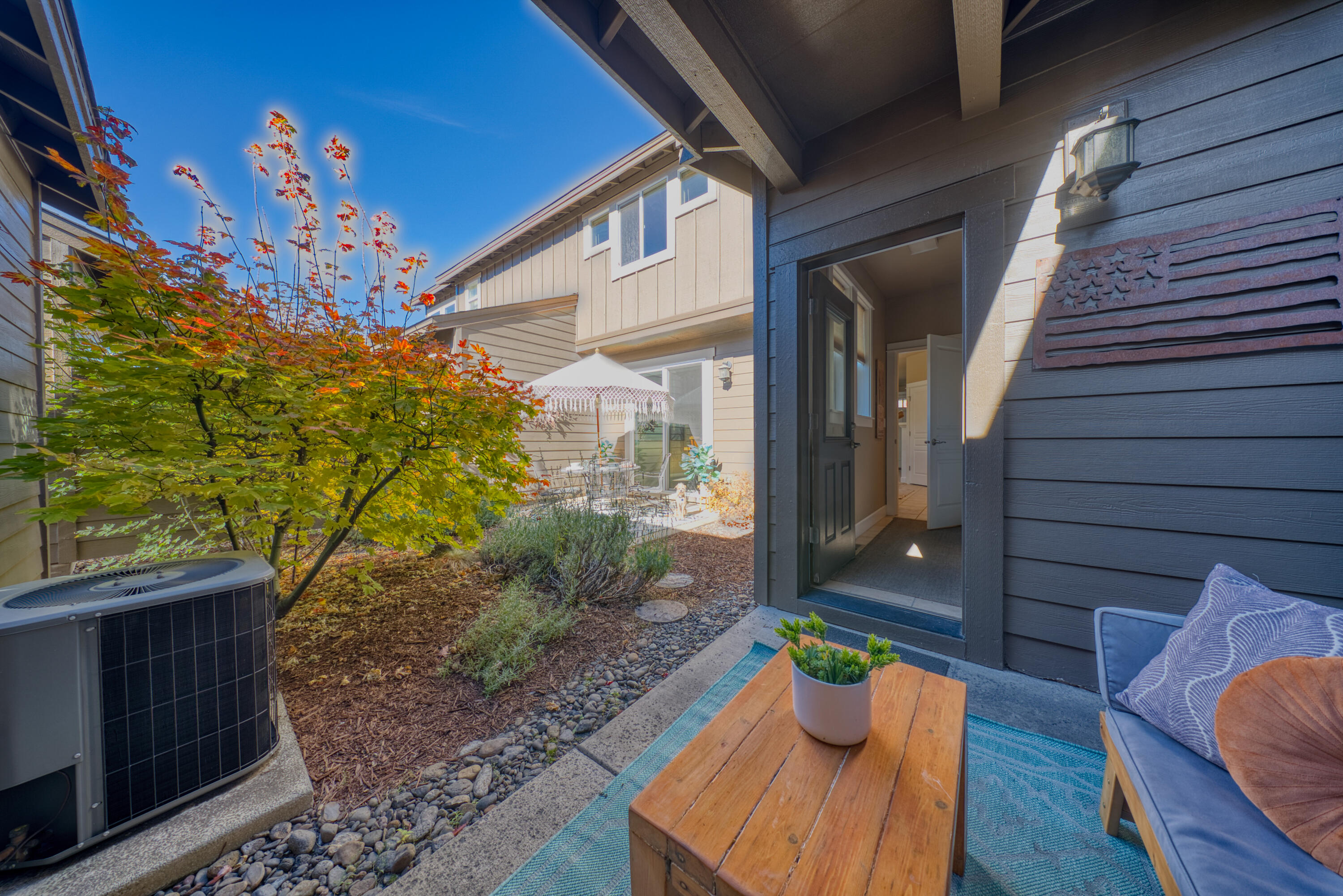 617 SW Peak View Place