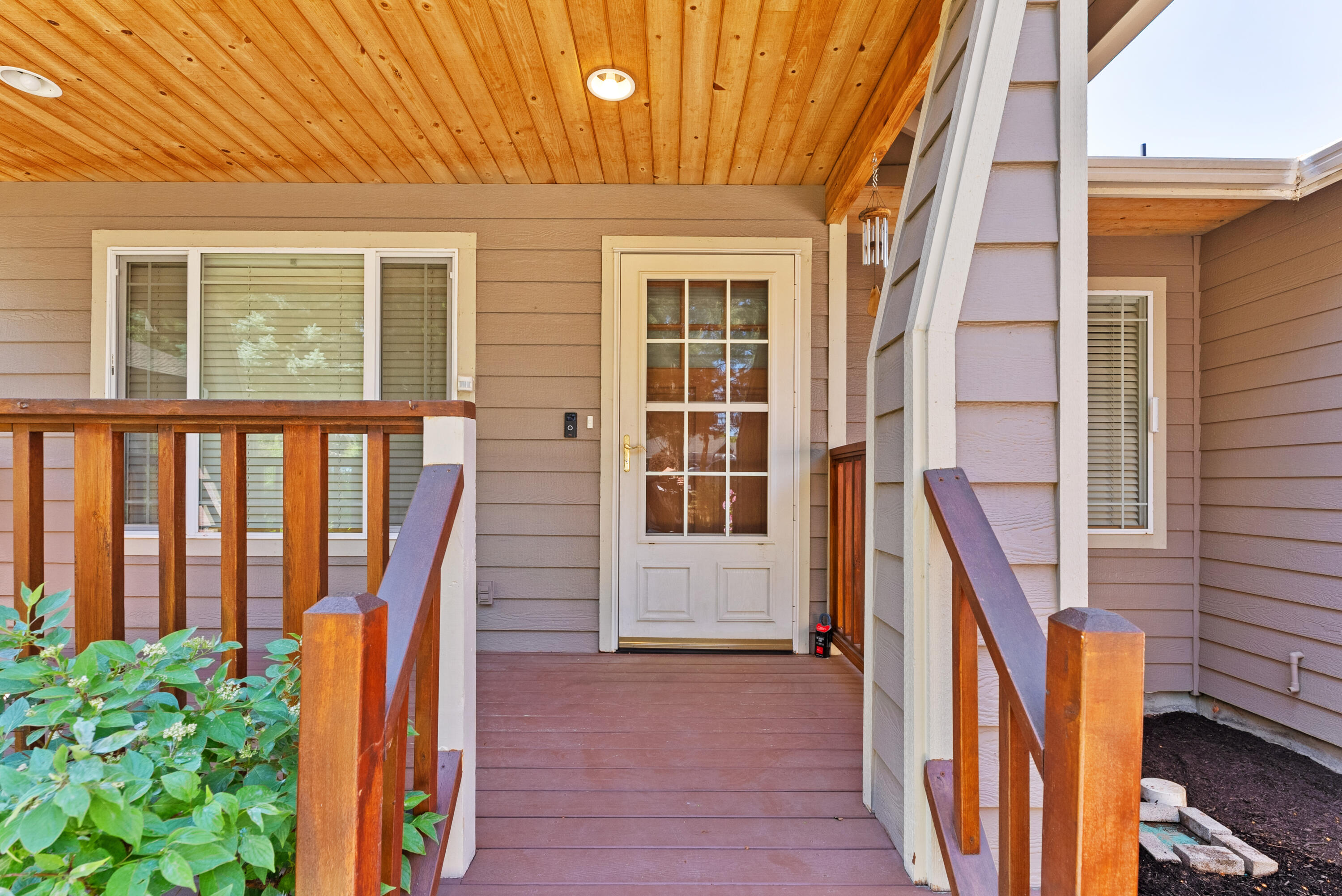 2529 NE Lynda Lane
