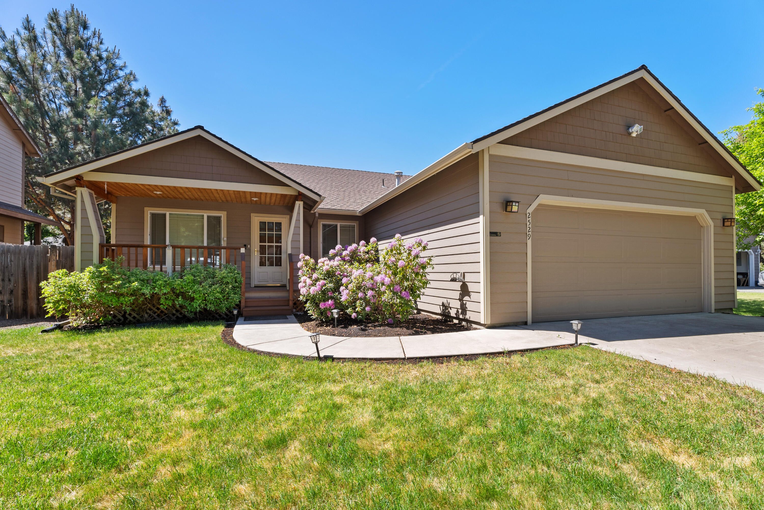 2529 NE Lynda Lane