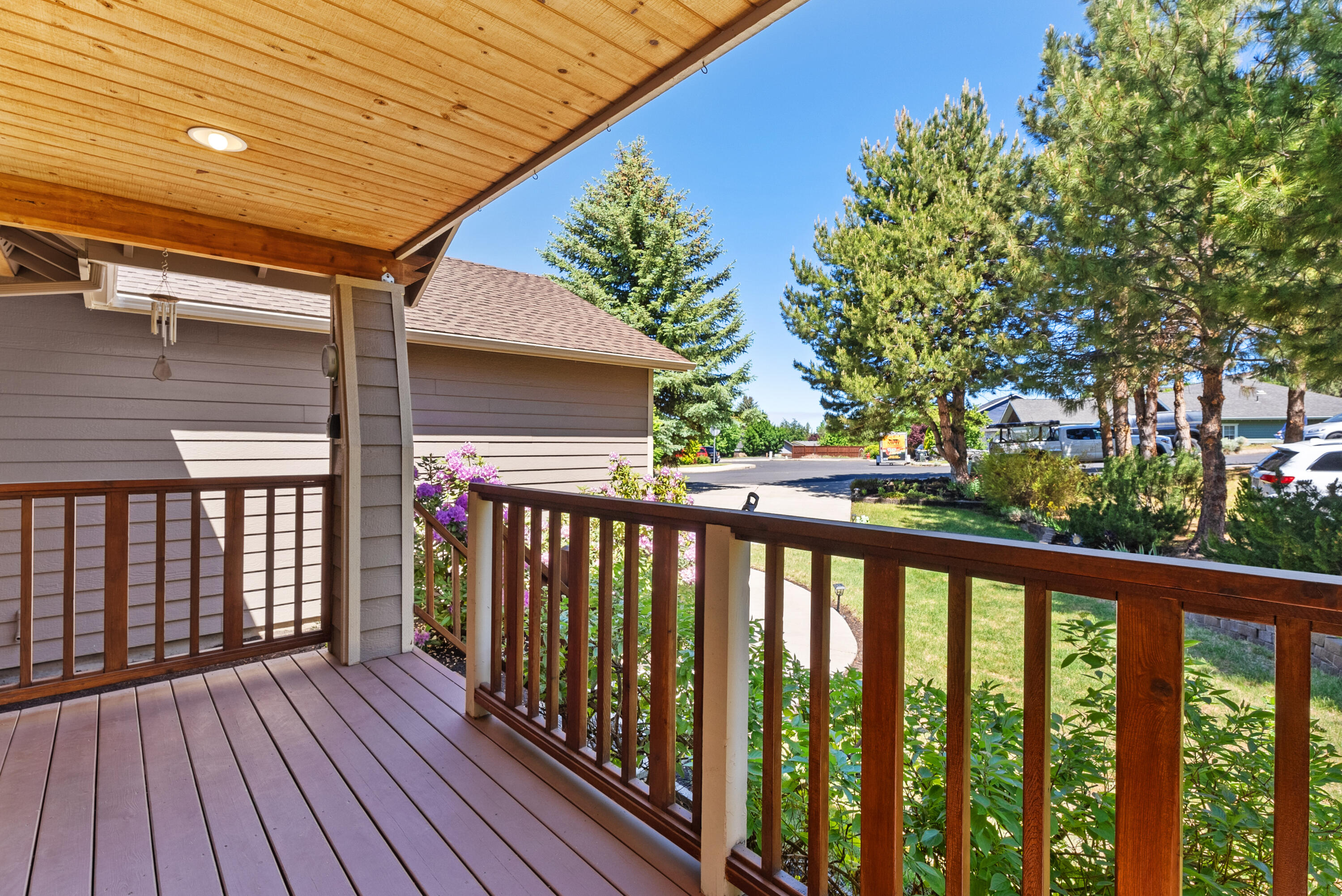 2529 NE Lynda Lane