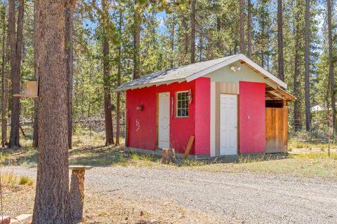 Tiny photo for 53621 Woodchuck Drive, La Pine, OR 97739 (MLS # 220224529)
