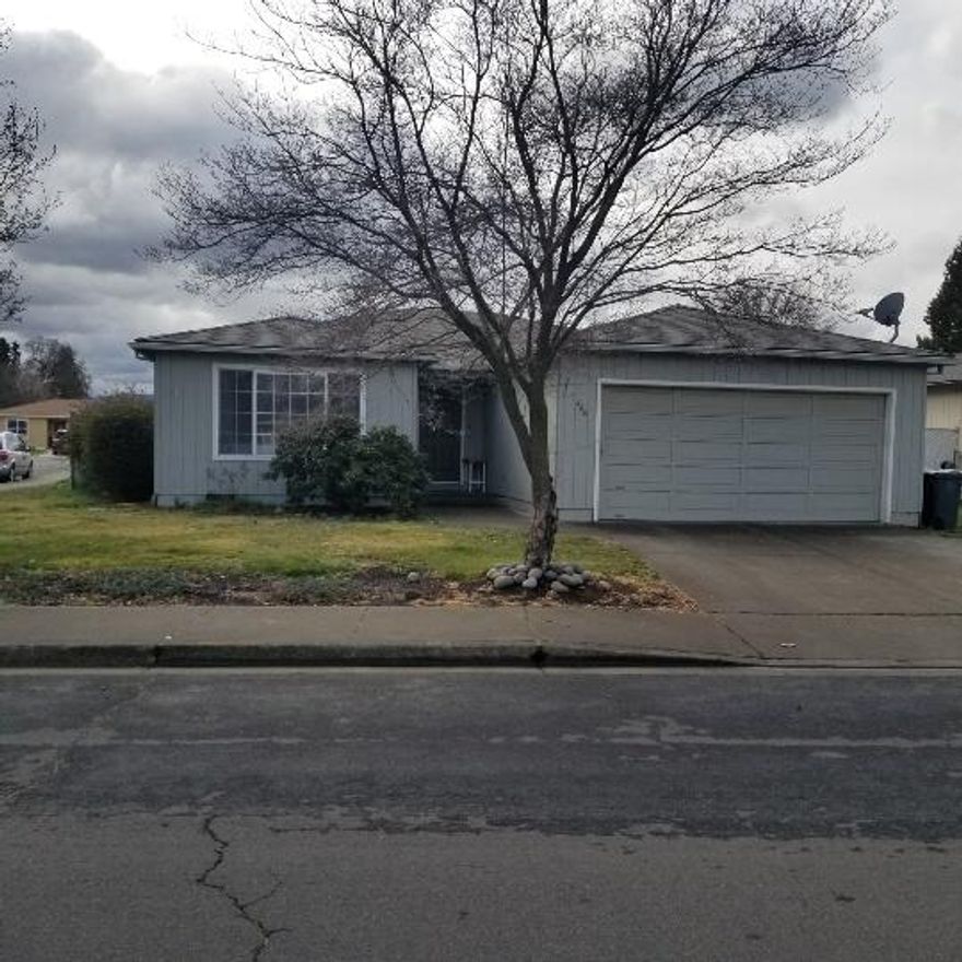 1260 sqft 3 bedroom 2 bath home in a great location,  corner lot, great floor plan. All bedrooms are nice size. All fenced Private back yard.