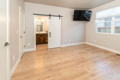 Tiny photo for 758 NE Whistle Way, Prineville, OR 97754 (MLS # 220209683)