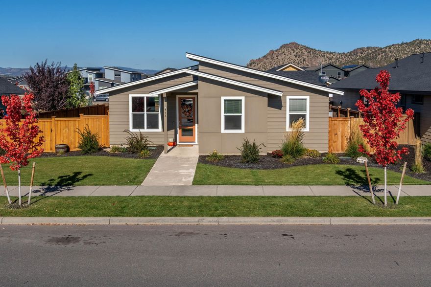 Beautiful Contemporary Single Level Home in the Desirable Iron Horse Community. Walking distance to the Barnes Butte Trails with 620 acres of hiking and biking trails.
 Vaulted Ceilings, Laminate Floors throughout, Gas Fireplace, Open Floor Plan with Large Quartz Island, Stainless Steel Appliances, Primary has Barn Door access to
 Primary Bath with Walkin Shower and Quartz Countertops. Brand-new Decking in Backyard, Alley Parking and So Much More!