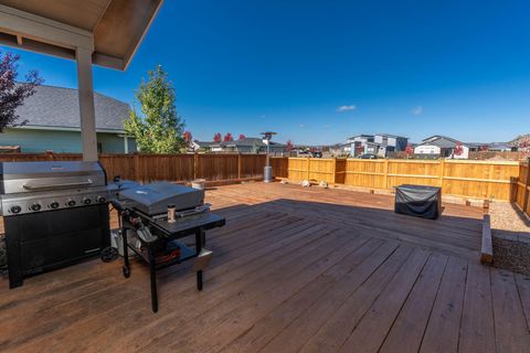 Tiny photo for 758 NE Whistle Way, Prineville, OR 97754 (MLS # 220209683)