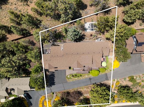 Tiny photo for 3057 NW Colonial Drive, Bend, OR 97703 (MLS # 220216926)