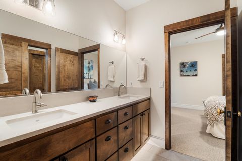 Tiny photo for 3057 NW Colonial Drive, Bend, OR 97703 (MLS # 220216926)