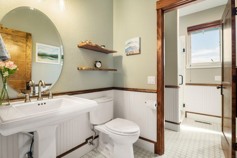 Tiny photo for 3057 NW Colonial Drive, Bend, OR 97703 (MLS # 220216926)