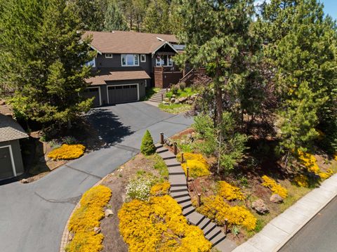 Tiny photo for 3057 NW Colonial Drive, Bend, OR 97703 (MLS # 220216926)