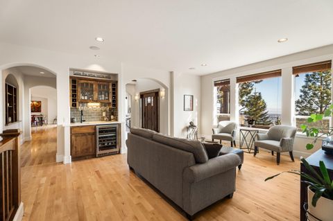 Tiny photo for 3057 NW Colonial Drive, Bend, OR 97703 (MLS # 220216926)