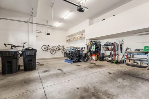 Tiny photo for 3057 NW Colonial Drive, Bend, OR 97703 (MLS # 220216926)