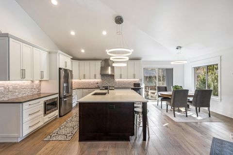 Tiny photo for 60755 Currant Way, Bend, OR 97702 (MLS # 220217738)