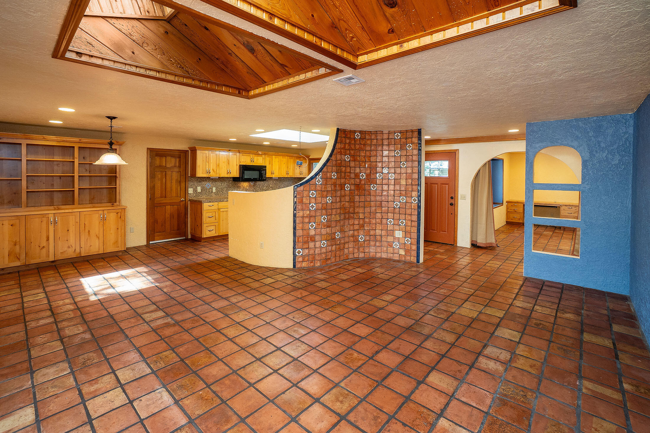 20783 Canterbury Court