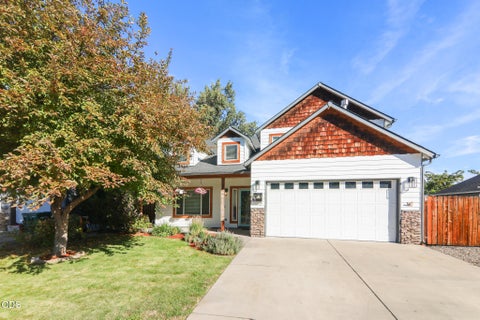 Photo of 5207 Villa Drive, Klamath Falls, OR 97603 (MLS # 220229451)