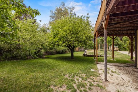 Tiny photo for 1540 Pacific Terrace, Klamath Falls, OR 97601 (MLS # 220217469)