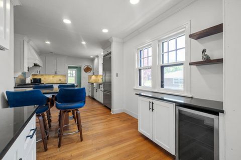 Tiny photo for 1540 Pacific Terrace, Klamath Falls, OR 97601 (MLS # 220217469)