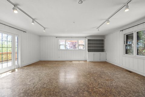 Tiny photo for 1540 Pacific Terrace, Klamath Falls, OR 97601 (MLS # 220217469)