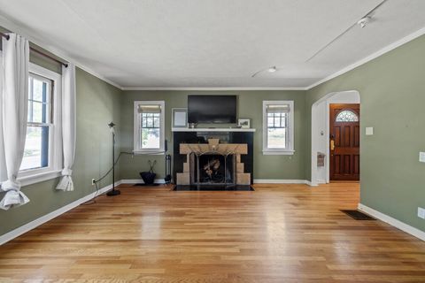 Tiny photo for 1540 Pacific Terrace, Klamath Falls, OR 97601 (MLS # 220217469)