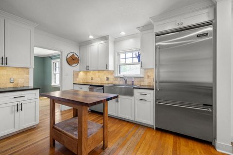 Tiny photo for 1540 Pacific Terrace, Klamath Falls, OR 97601 (MLS # 220217469)