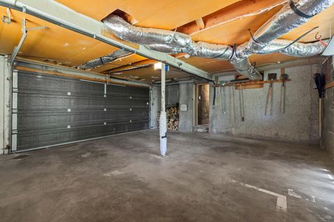 Tiny photo for 1540 Pacific Terrace, Klamath Falls, OR 97601 (MLS # 220217469)