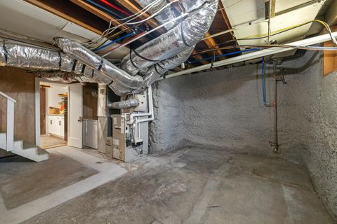 Tiny photo for 1540 Pacific Terrace, Klamath Falls, OR 97601 (MLS # 220217469)